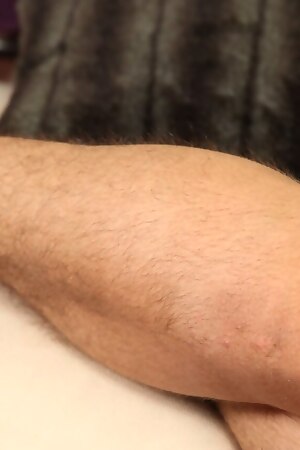 High Quality HD Photo Of Curvy Asian Hottie Ezra's Hairy Legs