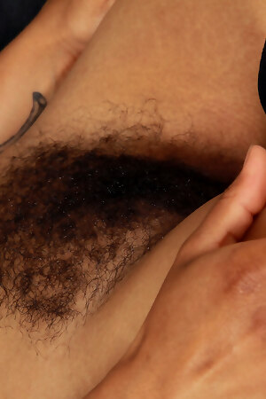 High Quality HD Photo Of Hairy Black Babe Eve Mitchell