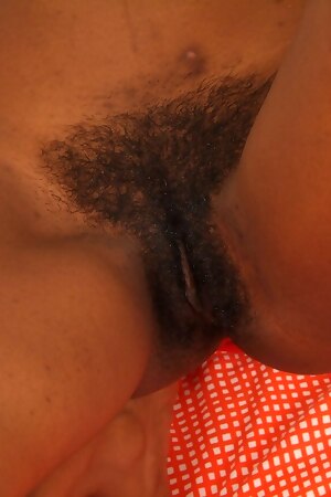 High Quality HD Photo Of Petite Ebony Hairy Girl Icyess